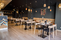 Atmosphère du Restaurant de sushis Côté Sushi Marseille St Barnabé - n°4