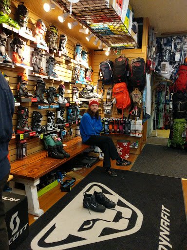 Outdoor Sports Store «Pro Ski and Mountain Service», reviews and photos, 108 W North Bend Way, North Bend, WA 98045, USA