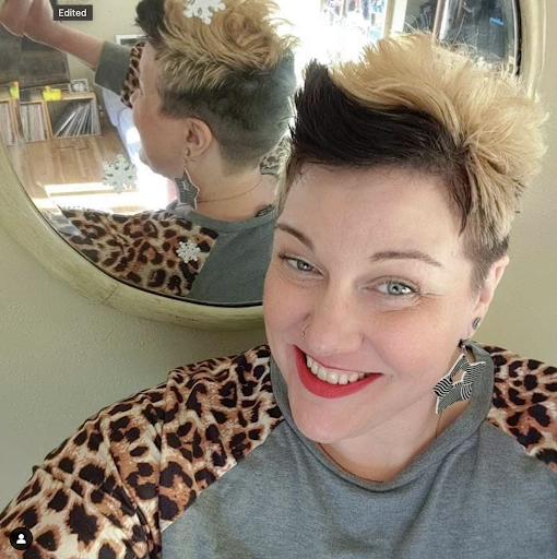 Beauty Salon «Hollywood Blonde Salon», reviews and photos, 140 N Kingshighway St, St Charles, MO 63301, USA