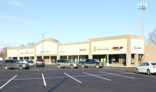 Redford Oaks Shopping Center, 25463 Grand River Ave, Redford Charter Twp, MI 48240, USA, 