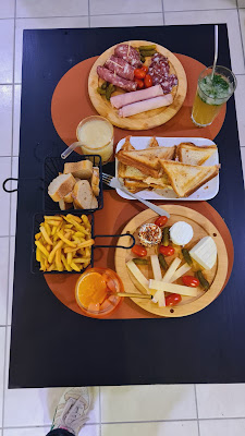J-LOUNGE & GAME à Jons
