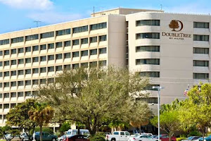 DoubleTree by Hilton Hotel Houston Hobby Airport