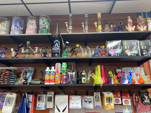 Restaurant «In-N-Out Food Stores», reviews and photos, 310 W Kennett Rd, Pontiac, MI 48340, USA