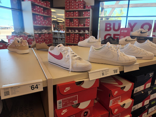 Shoe Store «Famous Footwear», reviews and photos, 1411 W Pacheco Blvd, Los Banos, CA 93635, USA