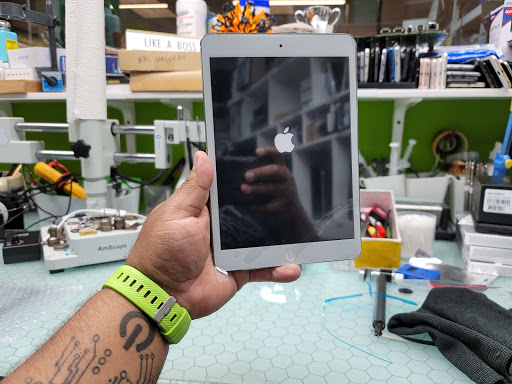 Computer Store «Computer Guys of Dallas Phone, Tablet, Gaming, Electronic Repair», reviews and photos, 1401 S Buckner Blvd #115, Dallas, TX 75217, USA