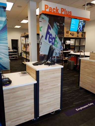 Print Shop «FedEx Office Print & Ship Center», reviews and photos, 3691 Airport Blvd c, Mobile, AL 36608, USA