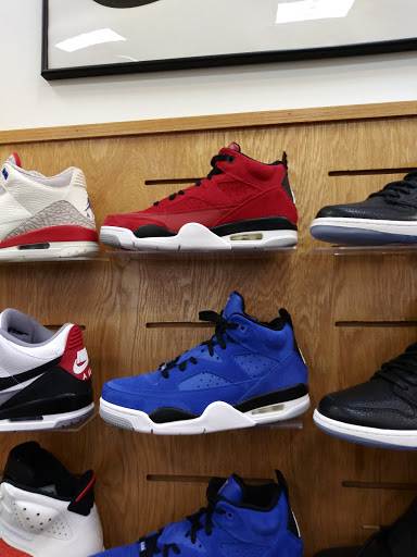 Shopping Mall «Rivergate Mall», reviews and photos, 1000 Rivergate Pkwy #1, Goodlettsville, TN 37072, USA