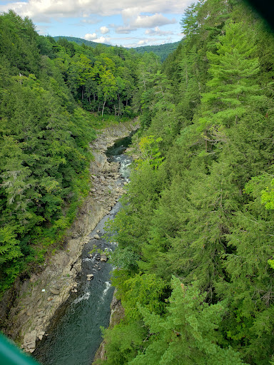 Gift Shop «Quechee Gorge Gifts & Sportswear», reviews and photos, 6053 Woodstock Rd, Quechee, VT 05059, USA