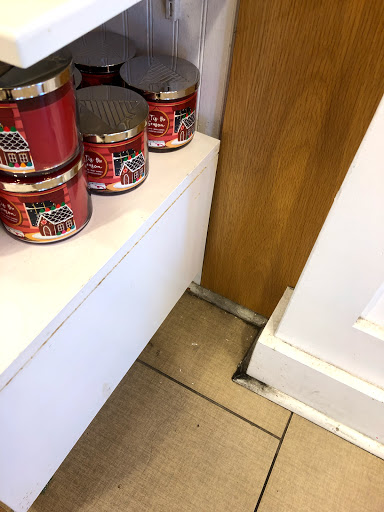 Beauty Supply Store «Bath & Body Works», reviews and photos, 2024 S University Dr, Davie, FL 33324, USA