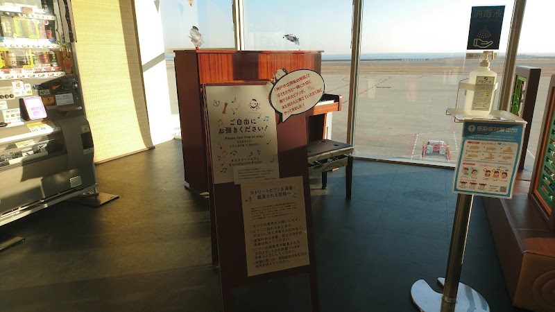 ストリートピアノ 神戸空港