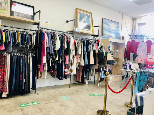 Thrift Store «St. Matthew’s Thrift Shop», reviews and photos, 2812 Main St, Santa Monica, CA 90405, USA