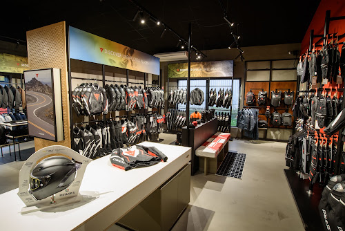 Magasin de pièces et d'accessoires pour motos Dainese Store Annecy Annecy