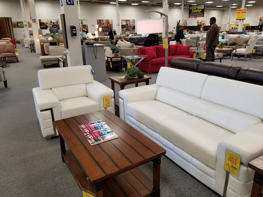 Furniture Store «Raymour & Flanigan Furniture and Mattress Clearance Center», reviews and photos, 1300 MacDade Boulevard, Woodlyn, PA 19094, USA