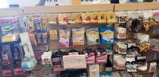 Shoe Store «DSW Designer Shoe Warehouse», reviews and photos, 276 New Britain Ave, Plainville, CT 06062, USA