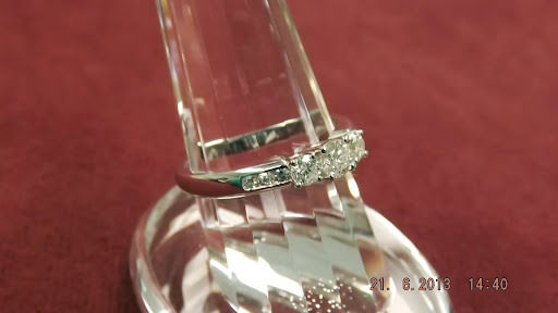 Jewelry Store «Jewelry, Gems & Design Co.», reviews and photos, 9542 W 147th St, Orland Park, IL 60462, USA