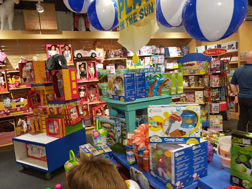 Toy Store «Creative Kidstuff Toy Store», reviews and photos, 148 E Broadway, Bloomington, MN 55425, USA