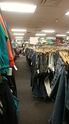 Used Clothing Store «Trending Threads LLC», reviews and photos, 711 E State St, Trenton, OH 45067, USA