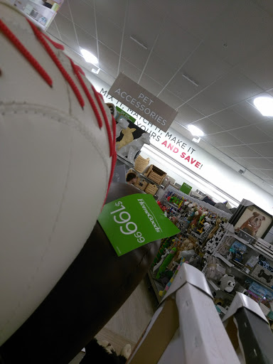 Home Goods Store «HomeGoods», reviews and photos, 7937 113th St, Seminole, FL 33772, USA