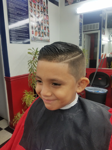 Barber Shop «Bueno Barbershop», reviews and photos, 463 NE 167th St, North Miami Beach, FL 33162, USA