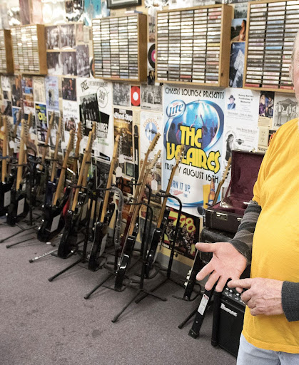 Pawn Shop «Arrow Pawn & Jewelry», reviews and photos, 2706 W Thomas Rd, Phoenix, AZ 85017, USA