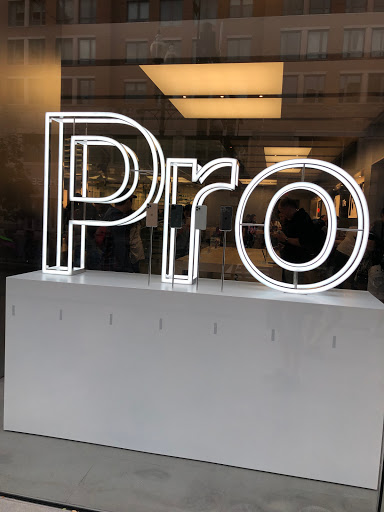 Computer Store «Apple Boylston Street», reviews and photos, 815 Boylston St, Boston, MA 02116, USA