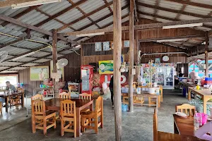Krua Lom Choey Restaurant image