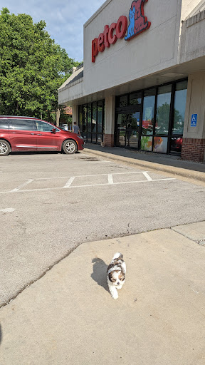 Pet Supply Store «Petco Animal Supplies», reviews and photos, 3115 Iowa St, Lawrence, KS 66046, USA