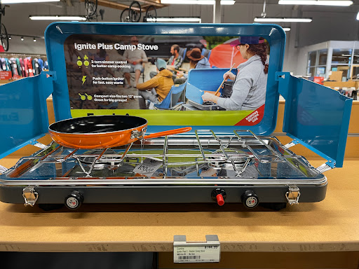 Camping Store «REI», reviews and photos, 17W160 W 22nd St, Oakbrook Terrace, IL 60181, USA