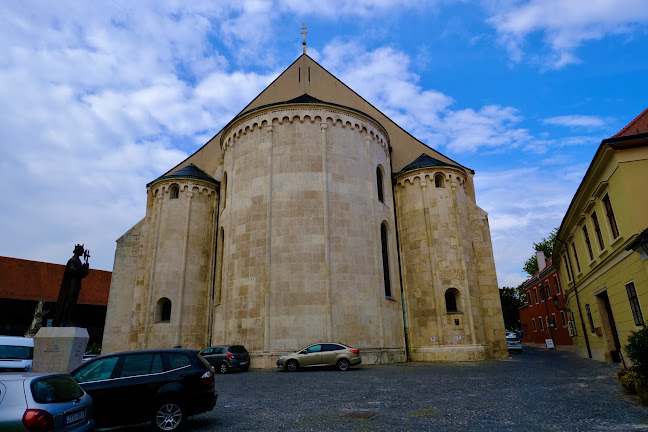 Nagyboldogasszony-székesegyház, Győr - Templom