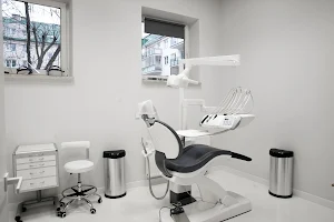 Dental Fraternity Bemowo - Centrum implantologii i stomatologii estetycznej image