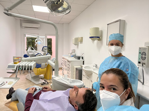 Clínica Dental Igbazo (Antigua clínica dental Luis Carlos Mejía) en Miranda de Ebro, Burgos