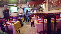 Atmosphère du Restaurant chinois Le Royal à Rochefort - n°5