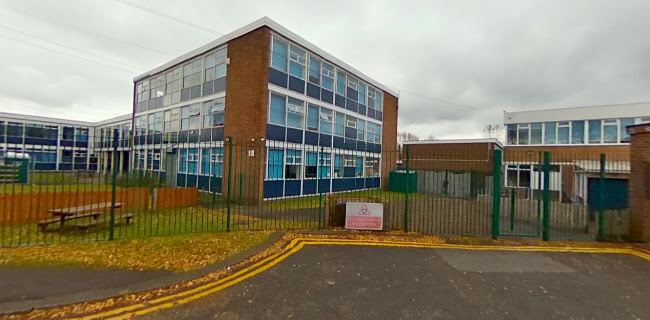 Reviews of St Hilda's CE Primary School in Manchester - School