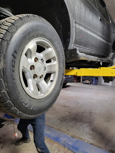 Auto Repair Shop «Michael J. Hynes Auto Repair», reviews and photos, 14 Sheafe St, Chestnut Hill, MA 02467, USA