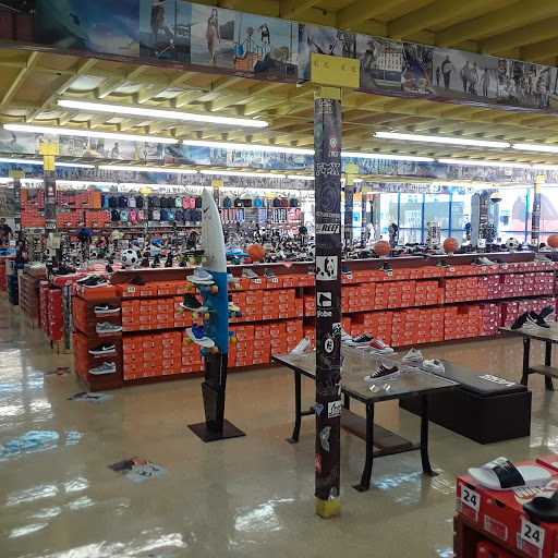 Shoe Store «Shoe City - Lawndale», reviews and photos, 16809 Hawthorne Blvd # 3706422, Lawndale, CA 90260, USA