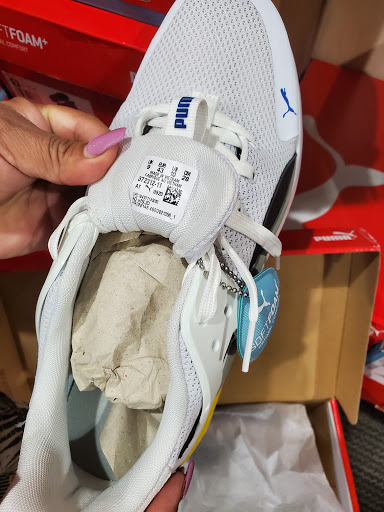 Shoe Store «DSW Designer Shoe Warehouse», reviews and photos, 5518 Leesburg Pike, Falls Church, VA 22041, USA