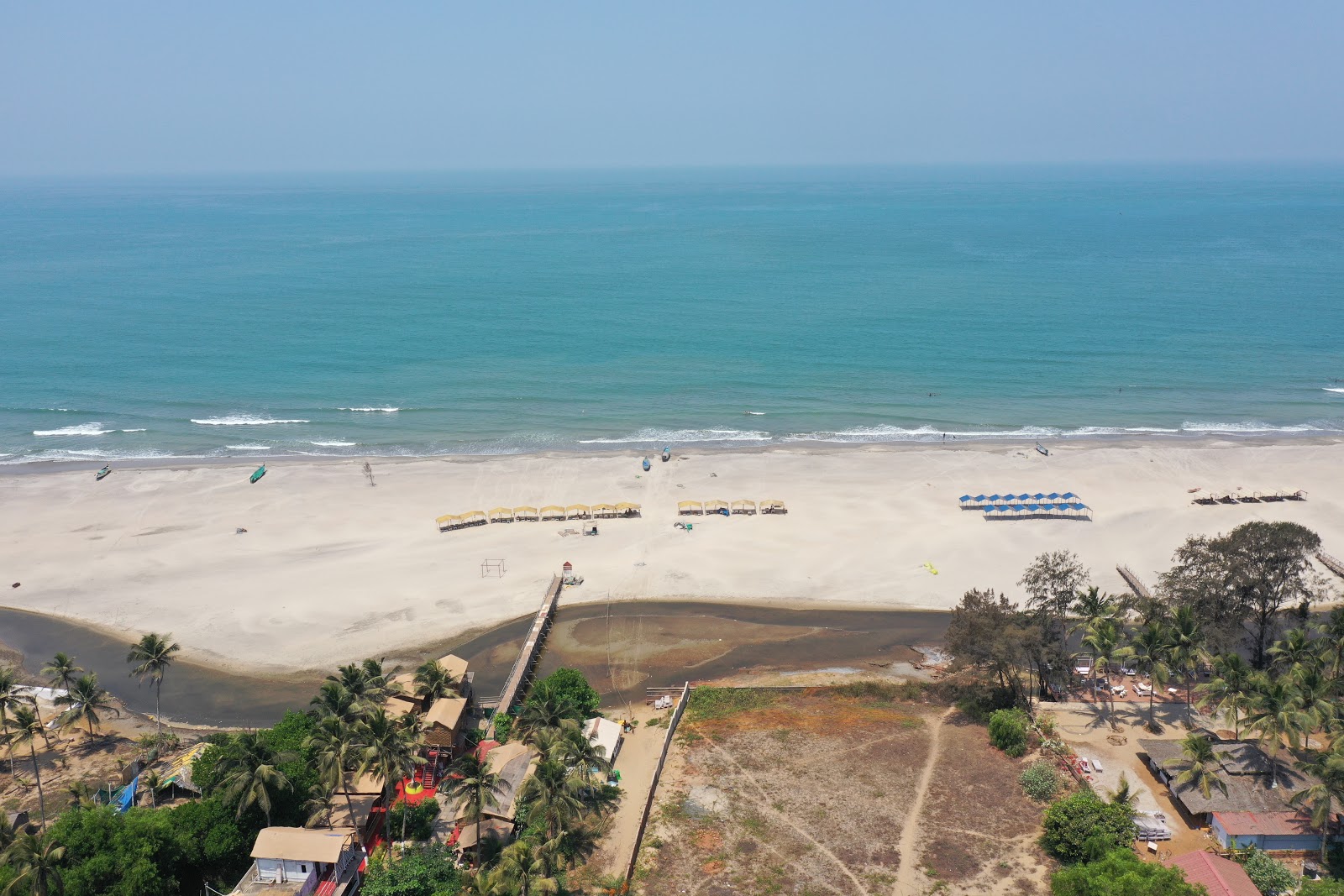 Foto av Mandrem Beach med hög nivå av renlighet