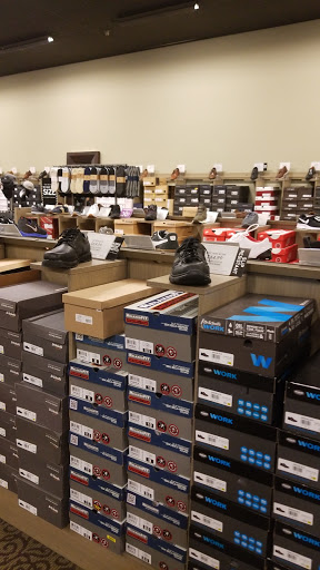 Shoe Store «DSW Designer Shoe Warehouse», reviews and photos, 17158 Redmond Way, Redmond, WA 98052, USA