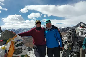 Everest Alpine Trekking image