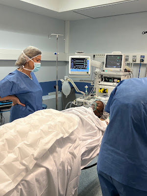 Dr. Elisa Pecorelli - Médecine et chirurgie esthétique à Paris
