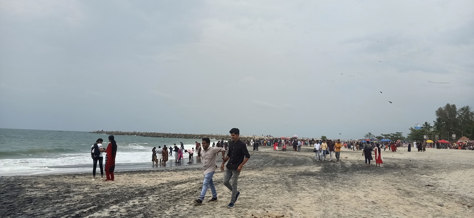 Azheekal Beach'in fotoğrafı - rahatlamayı sevenler arasında popüler bir yer