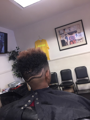 Barber Shop «Crowned Barber Shop», reviews and photos, 9326 Garfield Blvd, Garfield Heights, OH 44125, USA