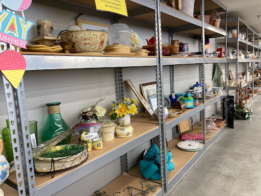 Thrift Store «Knoxville Habitat For Humanity ReStore», reviews and photos, 1511 Downtown W Blvd, Knoxville, TN 37919, USA