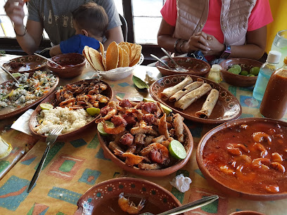 Restaurant de Mariscos Las Cuchupetas de Trino - Epigmenio González 234, Mexicaltzingo, 44180 Guadalajara, Jal., Mexico