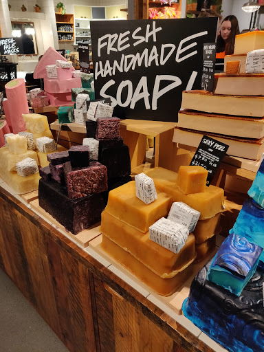 Cosmetics Store «Lush Cosmetics», reviews and photos, 2500 N Mayfair Rd, Milwaukee, WI 53226, USA