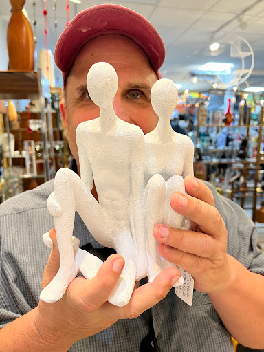 Thrift Store «OddBalls Nifty Thrift», reviews and photos, 530 NE 13th St, Fort Lauderdale, FL 33304, USA