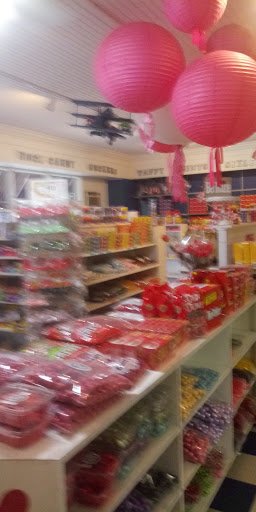 Tobacco Shop «S & S Candy & Cigar Co», reviews and photos, 2025 E Carson St, Pittsburgh, PA 15203, USA