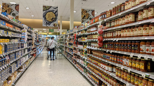Supermarket «Publix Super Market at Kendall Town & Country», reviews and photos, 8250 Mills Dr, Miami, FL 33183, USA