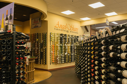 Liquor Store «Julios Liquor», reviews and photos, 140 Turnpike Rd, Westborough, MA 01581, USA