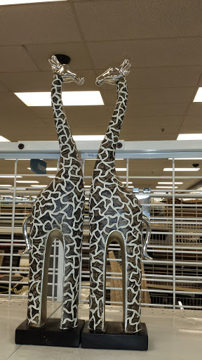 Clothing Store «Ross Dress for Less», reviews and photos, 909 N Landing Way, Renton, WA 98057, USA